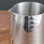 پیچر استیل مدرج 900 میلی‌لیتر - تصویر 2